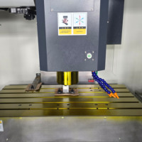 Centre d'usinage vertical CNC VMC1160 1100x600mm, fraiseuse 3 axes, broche simple BT40, commande SYNTEC pour la fabrication de moules