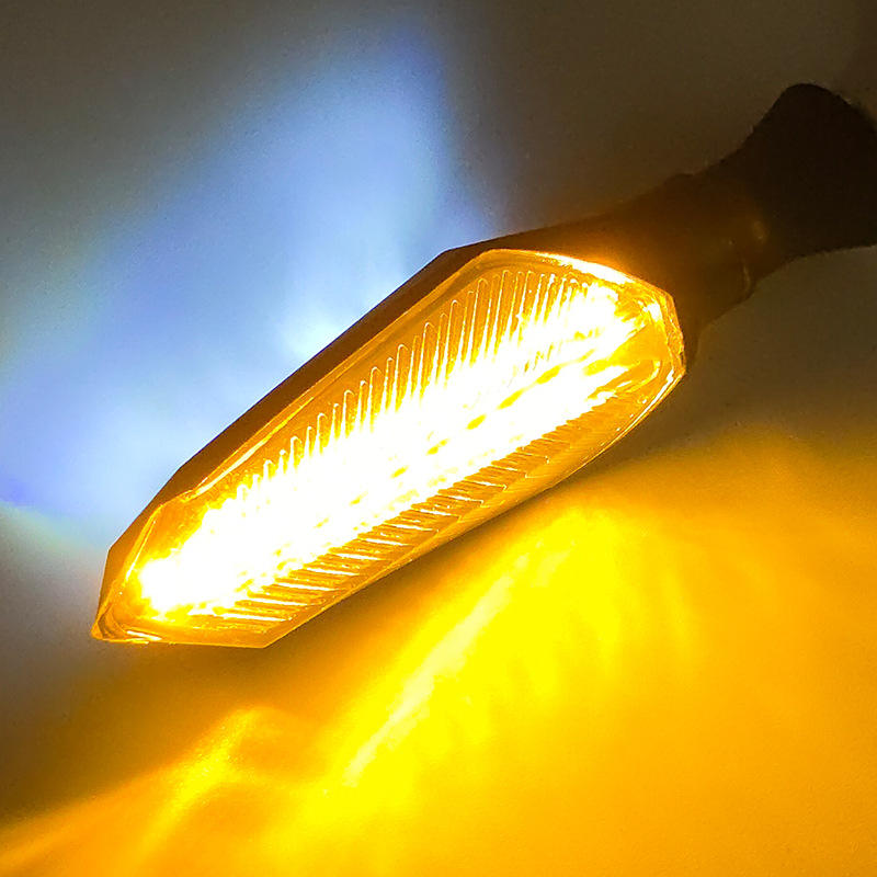 Agua corriente amarilla y blanca de 12V.