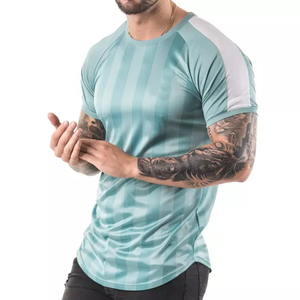 Camiseta de gimnasio de compresión personalizable para hombre, Camiseta con estampado de sublimación, ropa deportiva, patrón sólido, tejido de punto, técnicas lavadas - Product Image 1