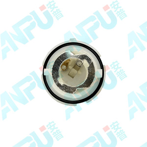 ที่วางหลอดไฟรถยนต์ RZ 01 A0108 12 V สำหรับรถบรรทุกขนาดกลาง-หนักของวอลโว่ ซีรีส์ S25 ซ็อกเก็ตทดแทน - Product Image 1