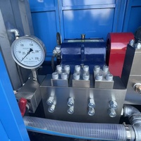 Nettoyeur haute pression 380V robuste avec pistolets multi-buses pour un fonctionnement simultané, idéal pour le nettoyage des surfaces industrielles