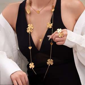 Conjunto de Joyería de Acero Inoxidable Estilo Europeo y Americano, Chapado en Oro de 18K PVD, Collar, Aretes y Anillo con Diseño de Hoja Simple - Product Image 1