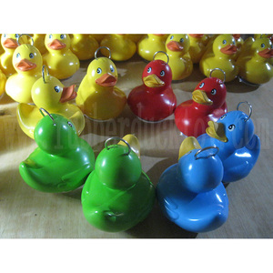 Pato <span class=keywords><strong>de</strong></span> <span class=keywords><strong>Pesca</strong></span> Flotante con Peso al por Mayor, Juguete <span class=keywords><strong>de</strong></span> Pato con Anzuelo, Juguete <span class=keywords><strong>de</strong></span> Pato <span class=keywords><strong>de</strong></span> Goma con Anzuelo - Product Image 1