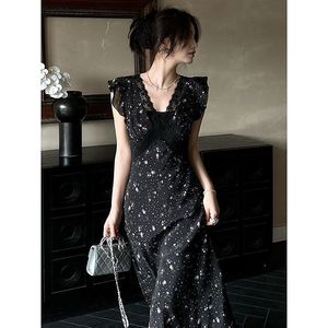 Robe longue élégante à col en V, style français, nouvelle collection été pour femmes, robe florale sexy avec dentelle noire, style vacances - Product Image 1