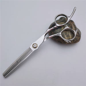 กรรไกรตัดผมมืออาชีพ สแตนเลสสตีล กรรไกรซอยผม กรรไกรตัดผมแบบแบน ด้ามยาว สกรูทองเหลือง ผลิตที่จางเจียกัง - Product Image 2