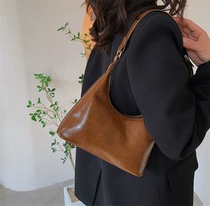 Venta al por mayor bolso cruzado de cuero simple bolso cruzado pequeño bolso de hombro suave <span class=keywords><strong>vintage</strong></span> de las mujeres - Product Image 5