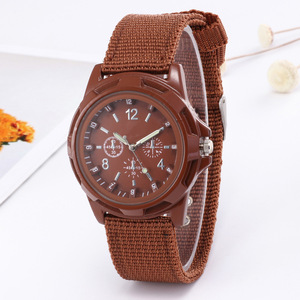 Reloj con correa de lona, moderno y a la moda para hombres amantes de las actividades al aire libre, reloj deportivo de lona. - Product Image 2