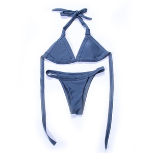 Nueva Colección de Bikinis de Playa para Mujer, Conjunto de 2 Piezas Personalizado, Casual y Sexy, Top Rojo y Braguita con Logotipo Estampado en la Parte Delantera - Product Image 2