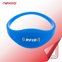 Prix usine RFID Silicone Bracelet Inscriptible Étanche Passif NFC Bracelet Mini Tag 13.56MHz 125kHz 1K PVC Puce QR Code