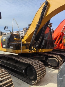 Excavadora hidráulica de clase CAT 320D de 22 toneladas diseñada para una alta eficiencia, durabilidad, bajos costos operativos en construcciones exigentes - Product Image 3