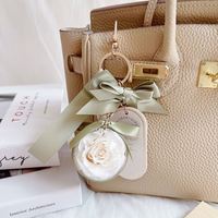 Cadeau de la Saint-Valentin Rose éternelle préservée Porte-clés Charmes pour sacs de femmes Décoration de mariage Pendentif Fleur immortelle Porte-clés en cuir