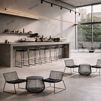 Ensemble table et chaises industrielles en fer rouge pour l'extérieur, idéal pour les cafés, salons de thé, zones de loisirs/négociation