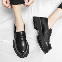 Mocassins pour hommes abordables, style britannique, décontractés, brillants, à enfiler, à semelles épaisses, rehaussants, grandes tailles, pour le commerce international