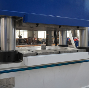 Presse hydraulique servo à quatre colonnes de 1000 tonnes pour le formage par emboutissage profond et le façonnage de métaux, avec certificat CE et personnalisation - Product Image 5