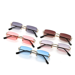 Gafas de sol sin montura Ins para hombre, lentes de aleación cuadradas degradadas, diseño de letra C, piernas, tonos solares para mujer - Product Image 6