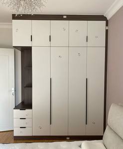 Бесплатный дизайн: современная индивидуальная деревянная гардеробная система для спальни, мебель для хранения одежды, полки, шкафы со столом - Product Image 3