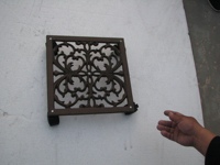 Chariot à plantes carré orné en fonte légère avec roues, style vintage, pour déplacer les pots de fleurs, 30 cm, finition peinte, pour intérieur