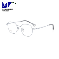 Monture optique polygonale en titane sur mesure OEM, anti-lumière bleue, pour enfants et adolescents, taille 45-16-138, par notre équipe de designers interne