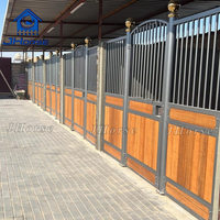 Écuries de chevaux en bois de bambou préfabriquées portables de grande taille en métal pour l'intérieur