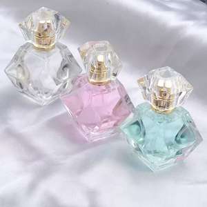 2025 nuevo estilo de <span class=keywords><strong>moda</strong></span> corte multifacético brillante único tallado 30ml 50ml 100mL botella de Perfume con tapa chapada en oro - Product Image 5