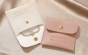 Pochette en PU avec impression de logo personnalisé, pochette en similicuir PU de qualité supérieure avec bouton pour bijoux ou emballage cadeau, pochette à bijoux en cuir - Product Image 5