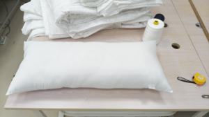 Hôtel et hôpital blanc 100% coton Standard Queen et King Size Percale Down Proof Pillow Shell avec gousset et passepoil - Product Image 6