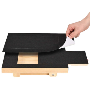 Rascador de Bambú para Perros con Caja de Premios Oculta, Diseño Inclinado, Lija Negra, Lima de Uñas Manual para Mascotas - Product Image 5