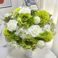 Bouquet de fleurs artificielles classique blanc et vert citron, roses et dahlias mélangés, centre de table de mariage fait main