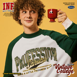 Sudadera de estilo escolar Vintage para hombre, con forro polar de 400gsm y letras estampadas doradas, con cuello redondo, servicio personalizado - Product Image 1