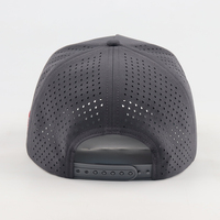 Casquettes de golf et casquettes de baseball de haute qualité en PVC perforé imperméable, directement de l'usine, avec détails en corde, personnalisables (OEM)