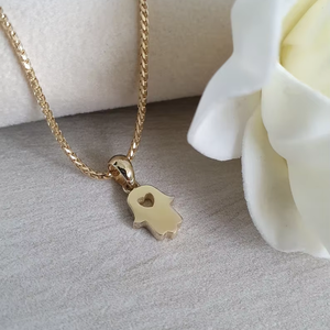 Collar de Acero Inoxidable con Colgante Personalizado de Moda, Diseño Minimalista en Forma de <span class=keywords><strong>Mano</strong></span>, Tono Dorado, Cadena Resistente al Agua y al Deslustre - Product Image 1