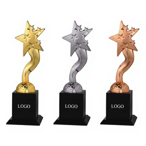 Trophée étoile en alliage de zinc plaqué or, argent, bronze, modèle 690 A B C D, gravure durable, récompense pour les jeux sportifs avec base en bois - Product Image 1