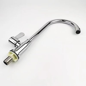 Robinet de cuisine en acier inoxydable à poignée unique, rotation à 360 degrés, montage sur plan, style contemporain, avec cartouche céramique - Product Image 4