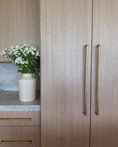 Produzione di mobili da <span class=keywords><strong>cucina</strong></span> personalizzati con design moderno, finitura in melaminico effetto legno e copertura del <span class=keywords><strong>cappa</strong></span> in legno massello. - Product Image 6