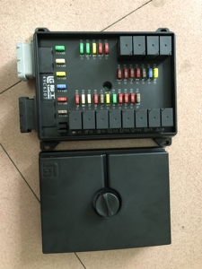 Boîte à fusibles compatible Liugong 49C4632 pour pelle et chargeuse sur pneus – Pièces de machines de construction directement de l'usine - Product Image 3