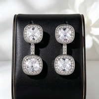 G814B Charmes de luxe élégants pour mariages et événements, boucles d'oreilles pour femmes en laiton avec fleur bleue magnifique, boule mignonne, Zircon cubique DUBAI