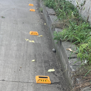 Цена мигающая дорожная панель Ip68 пластиковые маркеры светодиодная Солнечная энергия кошачий глаз дорожный светильник - Product Image 2