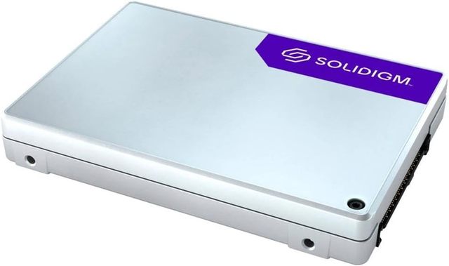 D5-P5430 3.84 TB Solid State Drive 2.5" Internal U.2 PCI Express NVMe 4.0 X4 Read Intensive New Desktop