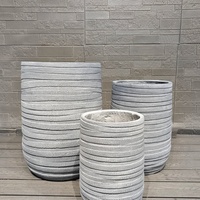 Set Pot Bunga Beton Modern 3 Buah, Pot Tanam Luar Ruangan Bentuk Bundar, Desain Minimalis, Warna Abu-abu untuk Penggunaan di Taman