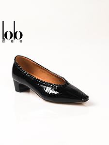 รองเท้าส้น<span class=keywords><strong>สูง</strong></span>สไตล์เรโทรอังกฤษสำหรับผู้หญิง ฤดูใบไม้ผลิ 2026 หัวเหลี่ยม หนังเคลือบเงา สายรัดข้อเท้าแบบหัวเข็มขัดเดี่ยว สีพื้น แฟชั่น - Product Image 5