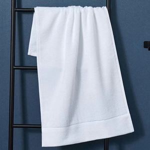 Serviettes d'hôtel 5 étoiles blanches avec logo personnalisé, linge de bain 100% coton, ensemble de serviettes de toilette, de visage et de bain pour hôtel - Product Image 2