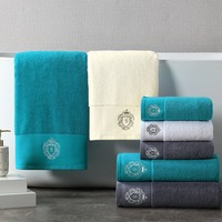 Coffret Cadeau de Luxe Trois Pièces : Serviettes de Bain et de Visage Carrées avec Logo Brodé S, en Coton Pur Épais et Très Absorbant