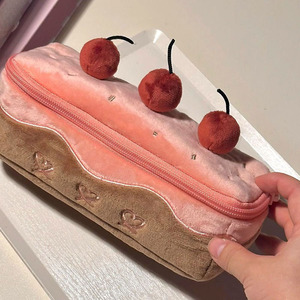 Charmante Kirsch kuchen geformte Stoff Bleistift Fall niedlichen Kawaii Plüsch Stift Tasche mit Reiß verschluss tragbare Student Briefpapier Aufbewahrung tasche - Product Image 2