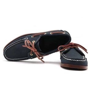 <span class=keywords><strong>Chaussures</strong></span> <span class=keywords><strong>bateau</strong></span> pour hommes en cuir véritable <span class=keywords><strong>nubuck</strong></span> naturel bleu marine, style rétro, authentiques, originales, avec deux œillets et semelle en caoutchouc - Product Image 1