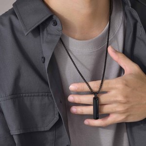 <span class=keywords><strong>Collana</strong></span> <span class=keywords><strong>con</strong></span> <span class=keywords><strong>Ciondolo</strong></span> <span class=keywords><strong>Rettangolare</strong></span> Personalizzabile in Acciaio Inox Placcato Oro 18K Nero Blu <span class=keywords><strong>con</strong></span> Incisione - Product Image 6