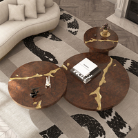 Ensemble de tables basses gigognes de luxe, design moderne, motif craquelé doré, table centrale, ensemble de 3 pièces pour mobilier de villa et de manoir