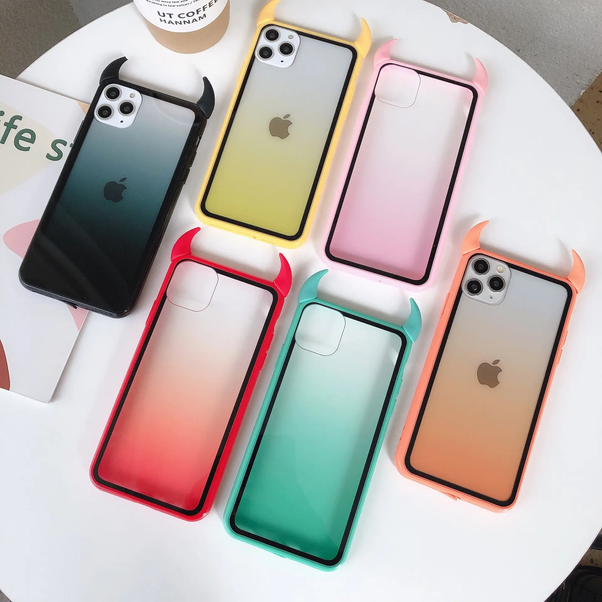 Casing Ponsel Keren Gradien Lucu Tanduk Setan untuk iPhone 14 Penutup Akrilik Bening Pelangi untuk iPhone 13 12 11 8 7 XR X XS MAX