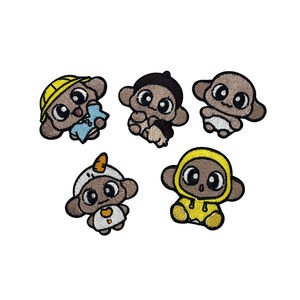 All'ingrosso bambole popolari dei cartoni animati punitore toppe Morale teschio scudo di stoffa ricamato distintivi di stoffa - Product Image 1