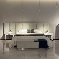 Lit double de luxe italien BEAUSIMPE, extensible, avec revêtement en tissu, cadre en bois massif, design moderne et grand écran