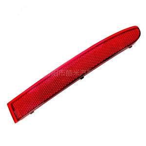 Reflector de Parachoques Trasero Danyang Kumi Auto Parts, Rojo Menisco Plano Convexo para Mercedes Benz W907 2019 2021 A9108204800 A9108204900 - Product Image 3